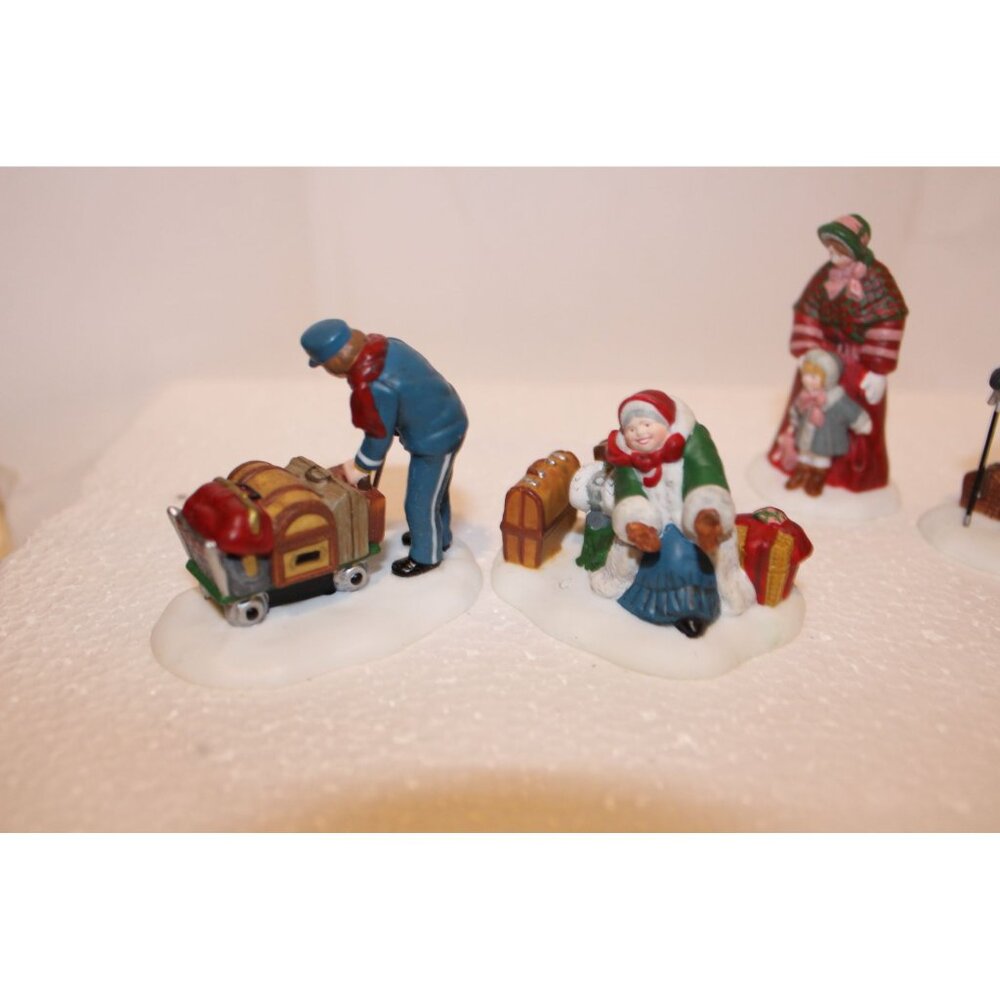 Dept 56 Dickens Village - Meeting the Family at the Railway Station - Picture 3 of 5